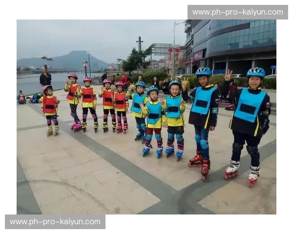 首发轮滑：从第一旁观者到街头风景线，开启你的滑行人生